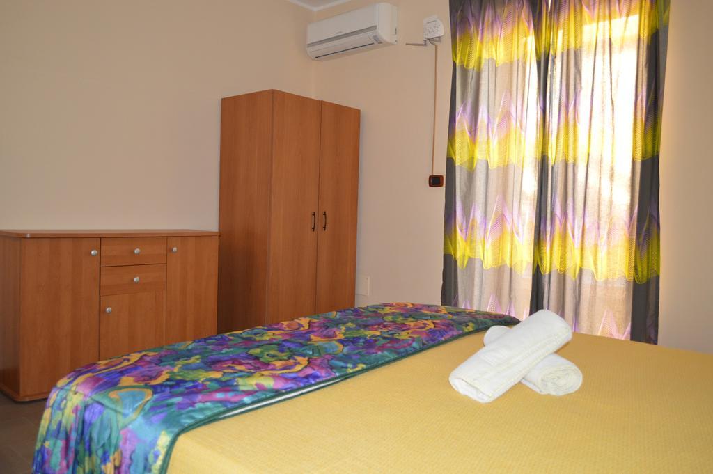 Casa Dei Saraceni Hotell Sant'Agata  Rum bild